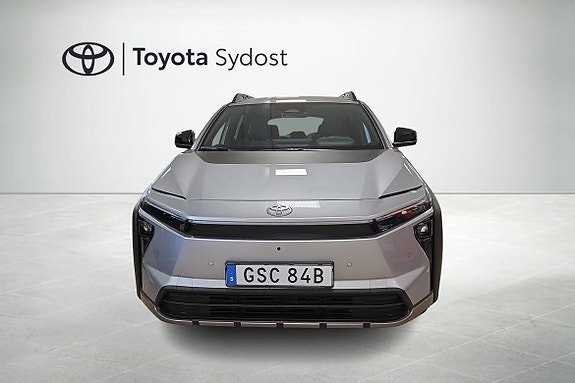 Vehicle Image 4