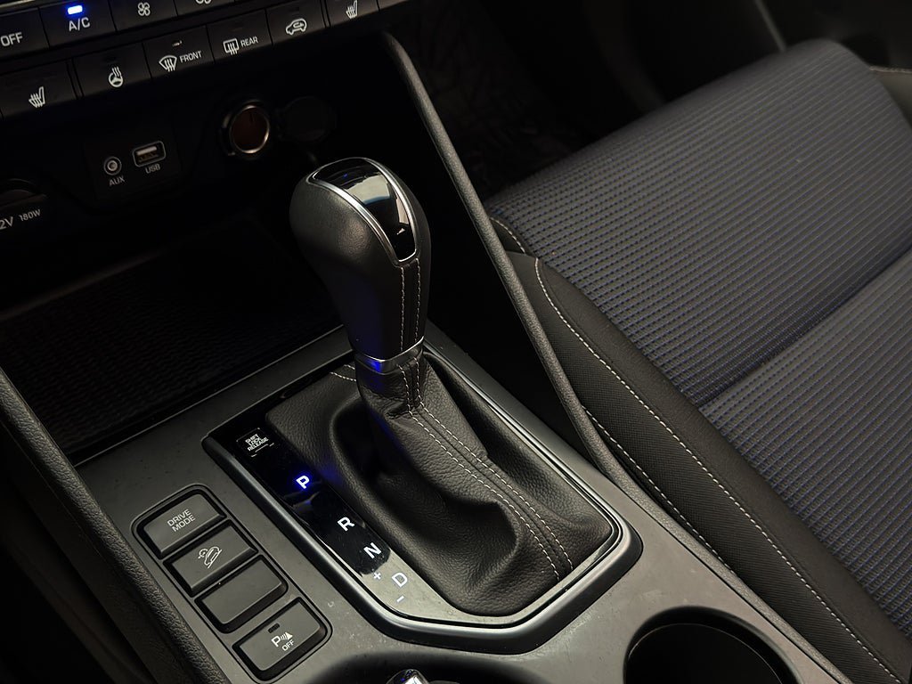 Vehicle Image 25