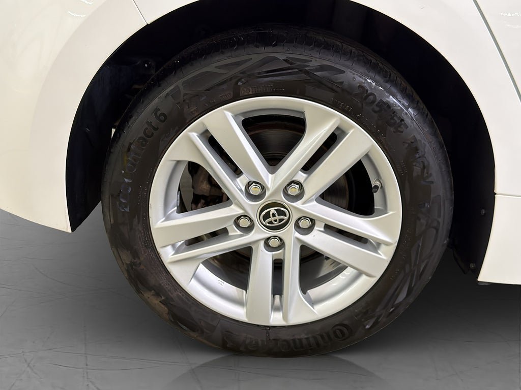 Vehicle Image 30