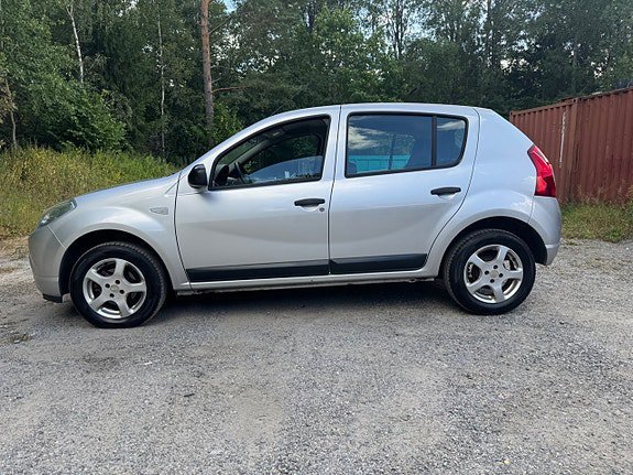 Vehicle Image 8