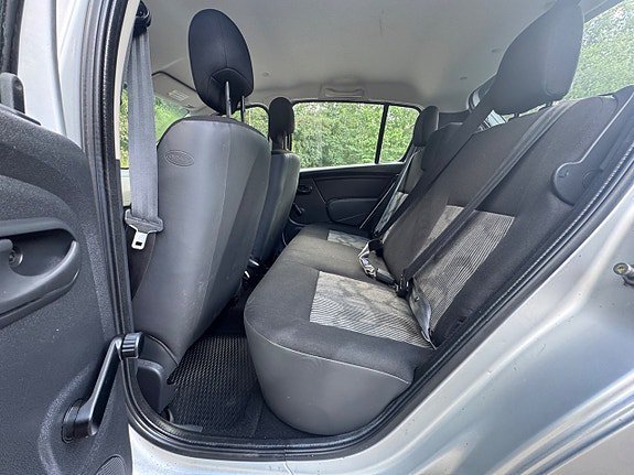 Vehicle Image 21