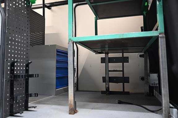 Vehicle Image 11