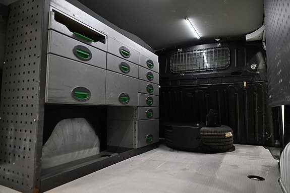 Vehicle Image 8