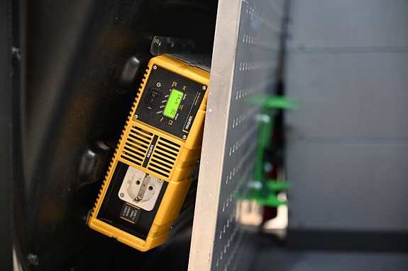 Vehicle Image 11