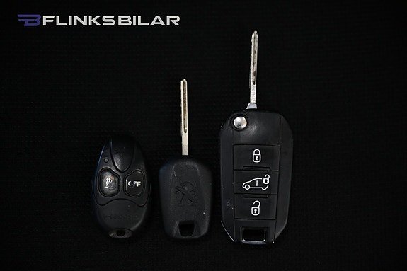 Vehicle Image 38