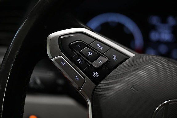 Vehicle Image 32