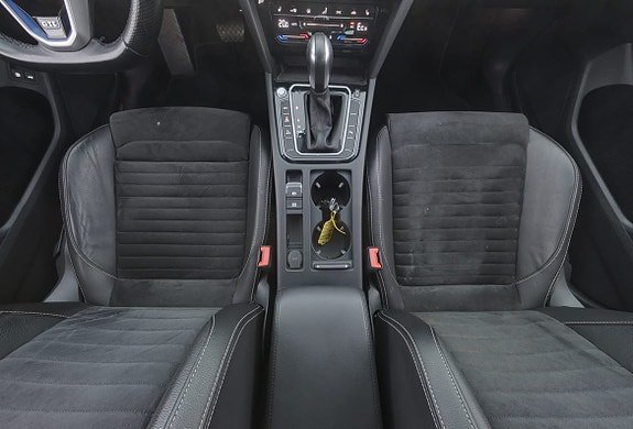 Vehicle Image 21