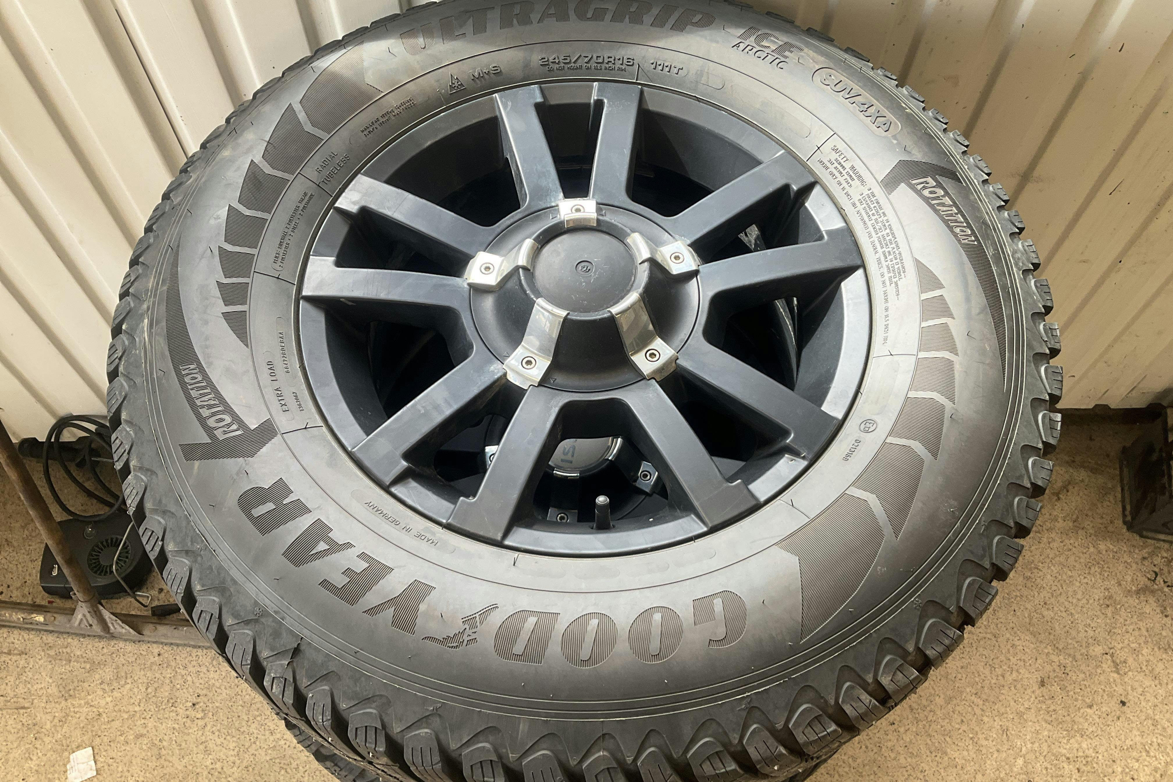 Vehicle Image 16