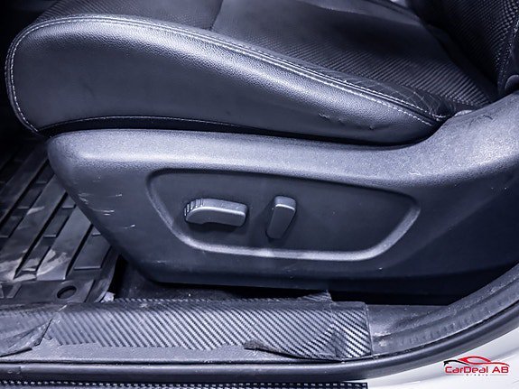 Vehicle Image 32