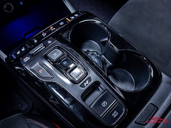 Vehicle Image 32