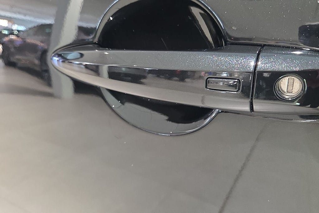 Vehicle Image 25