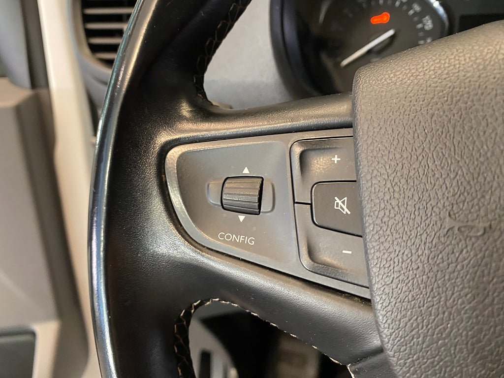 Vehicle Image 27