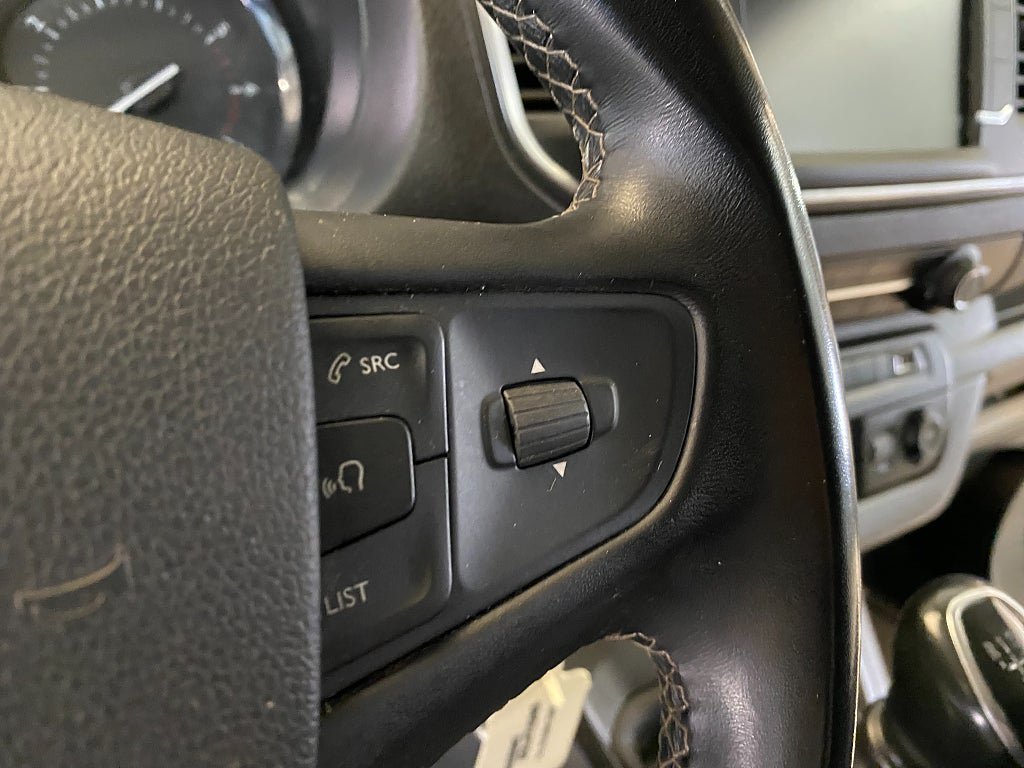Vehicle Image 28