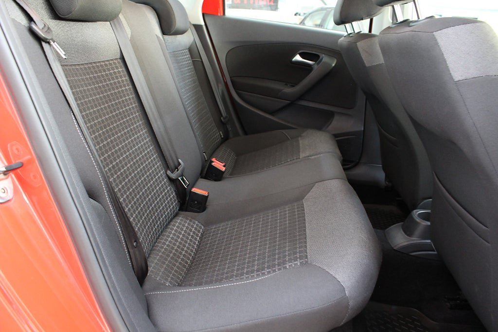 Vehicle Image 16