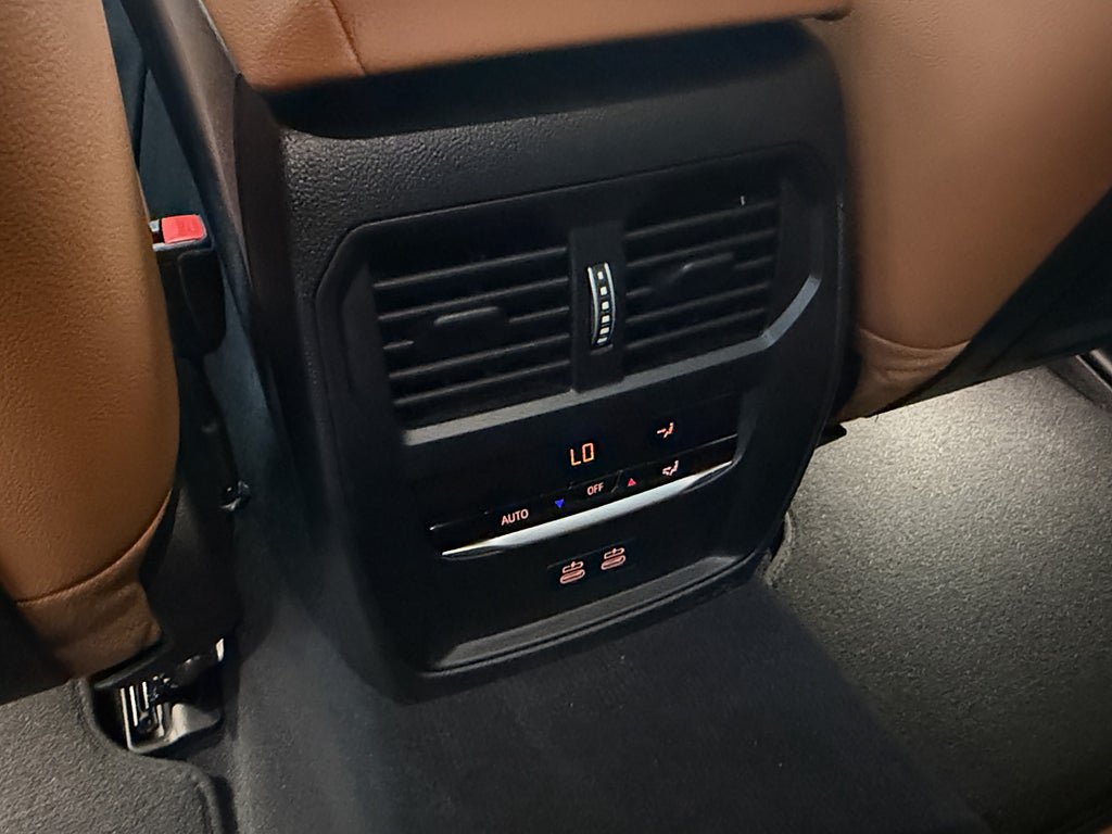 Vehicle Image 27