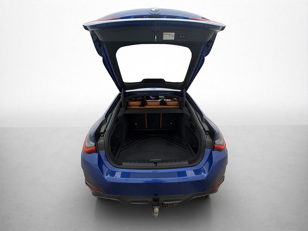 Vehicle Image 32