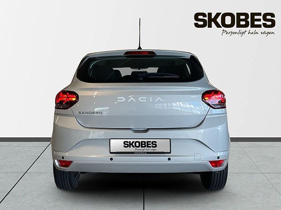 Vehicle Image 6