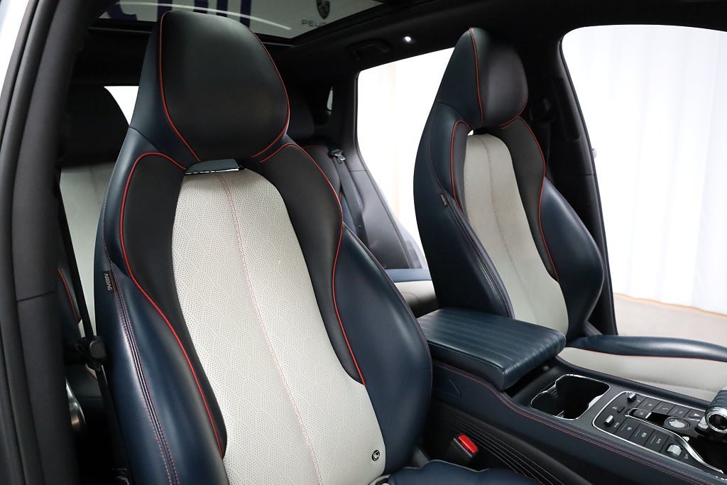 Vehicle Image 30