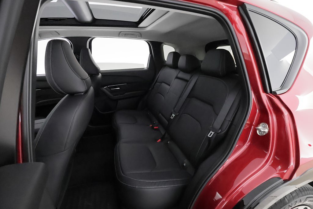 Vehicle Image 16