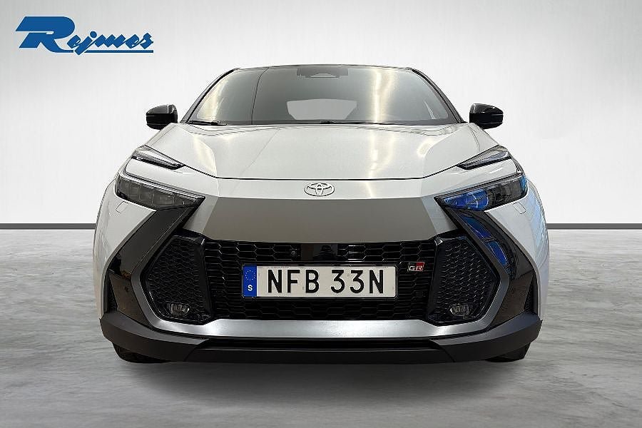 Vehicle Image 5