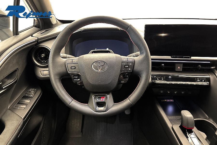 Vehicle Image 11
