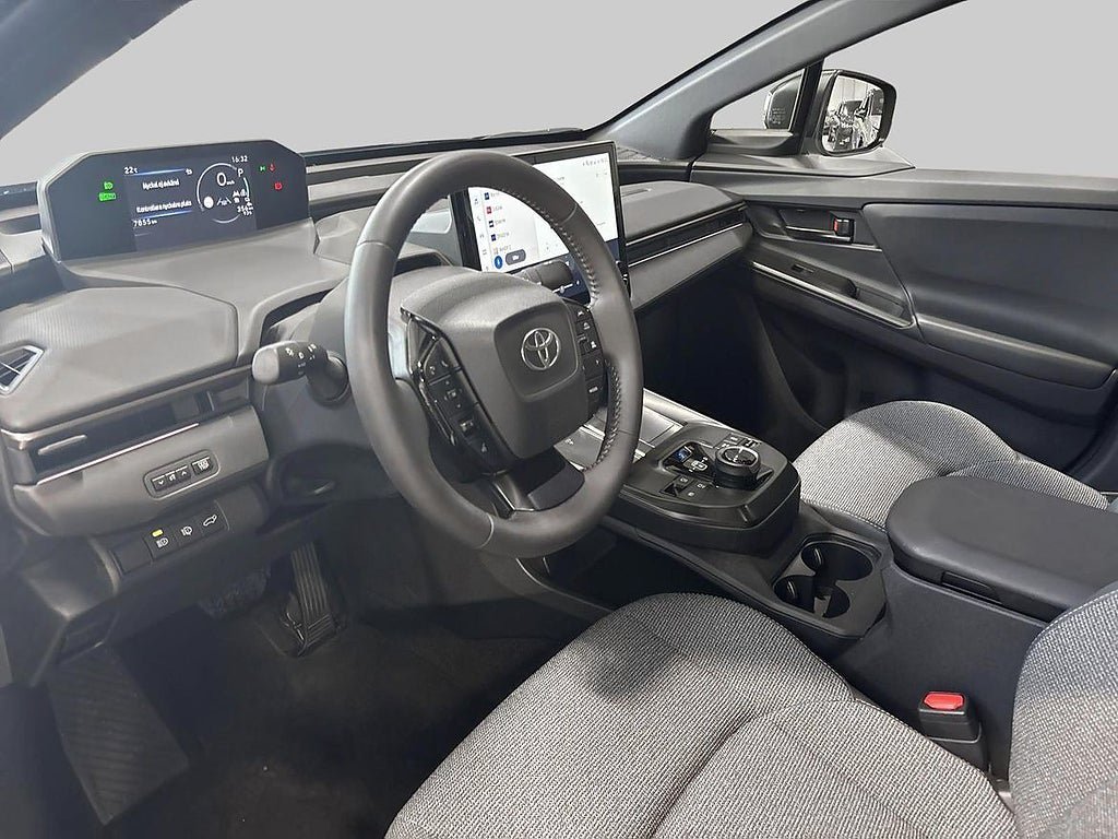 Vehicle Image 14