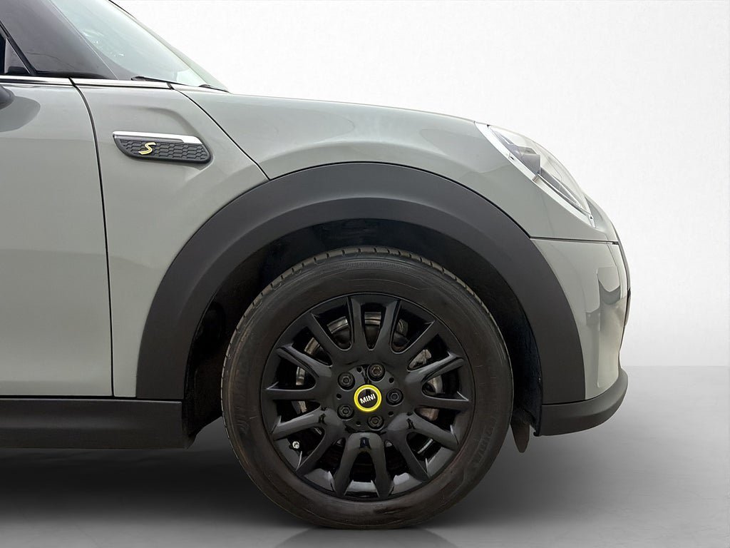 Vehicle Image 30