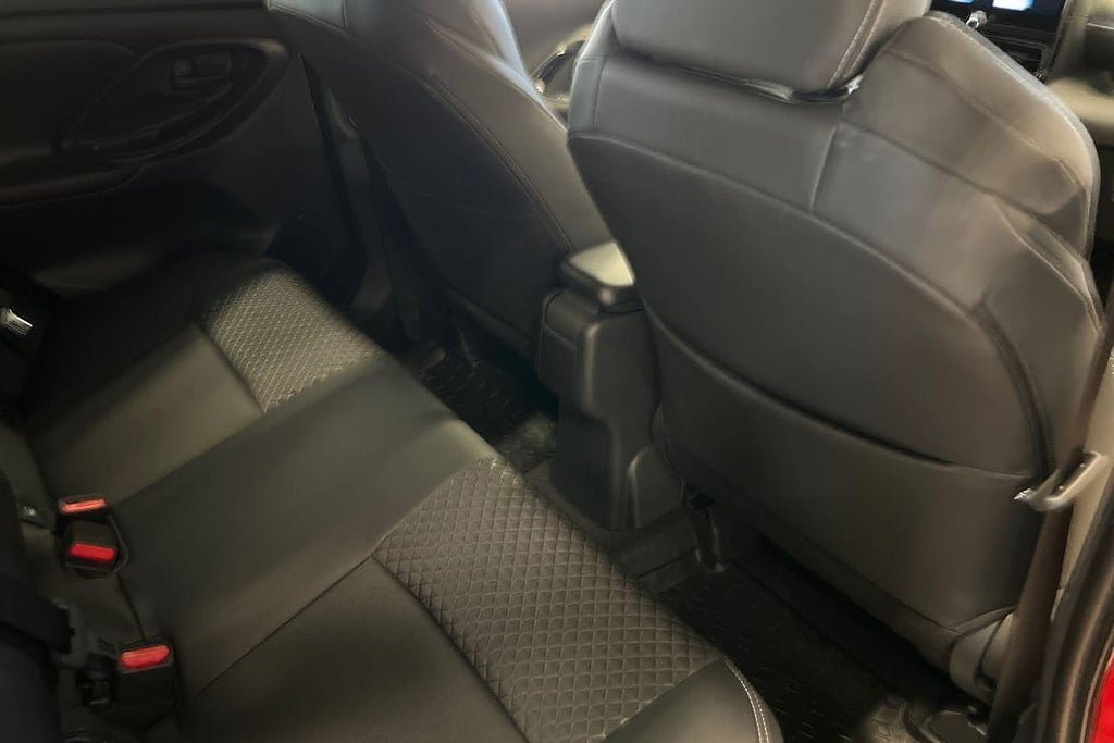 Vehicle Image 7