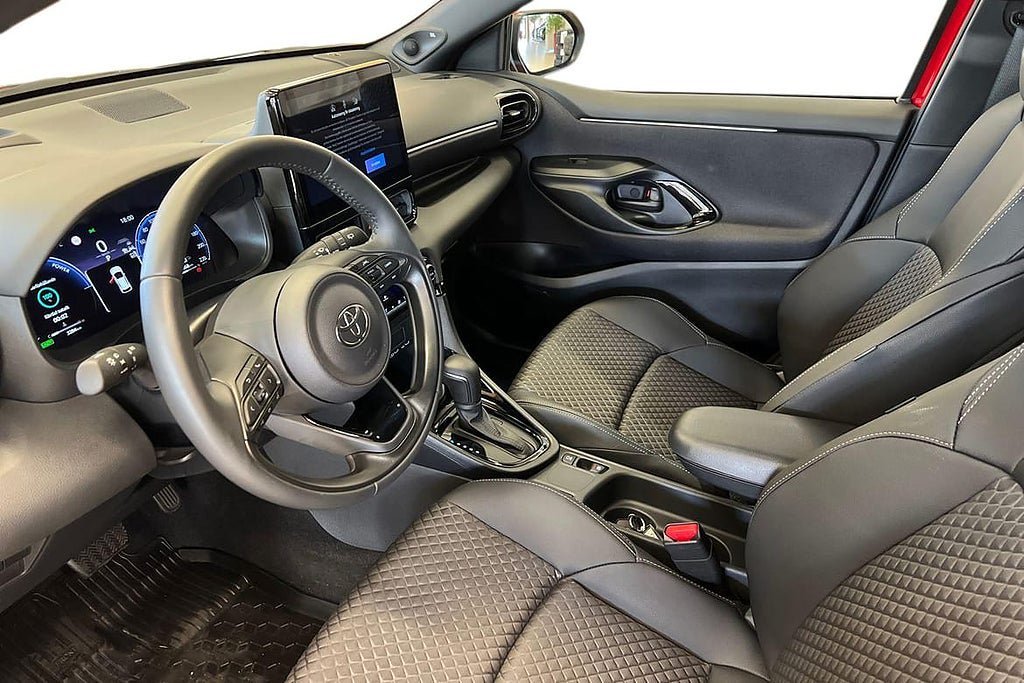 Vehicle Image 12
