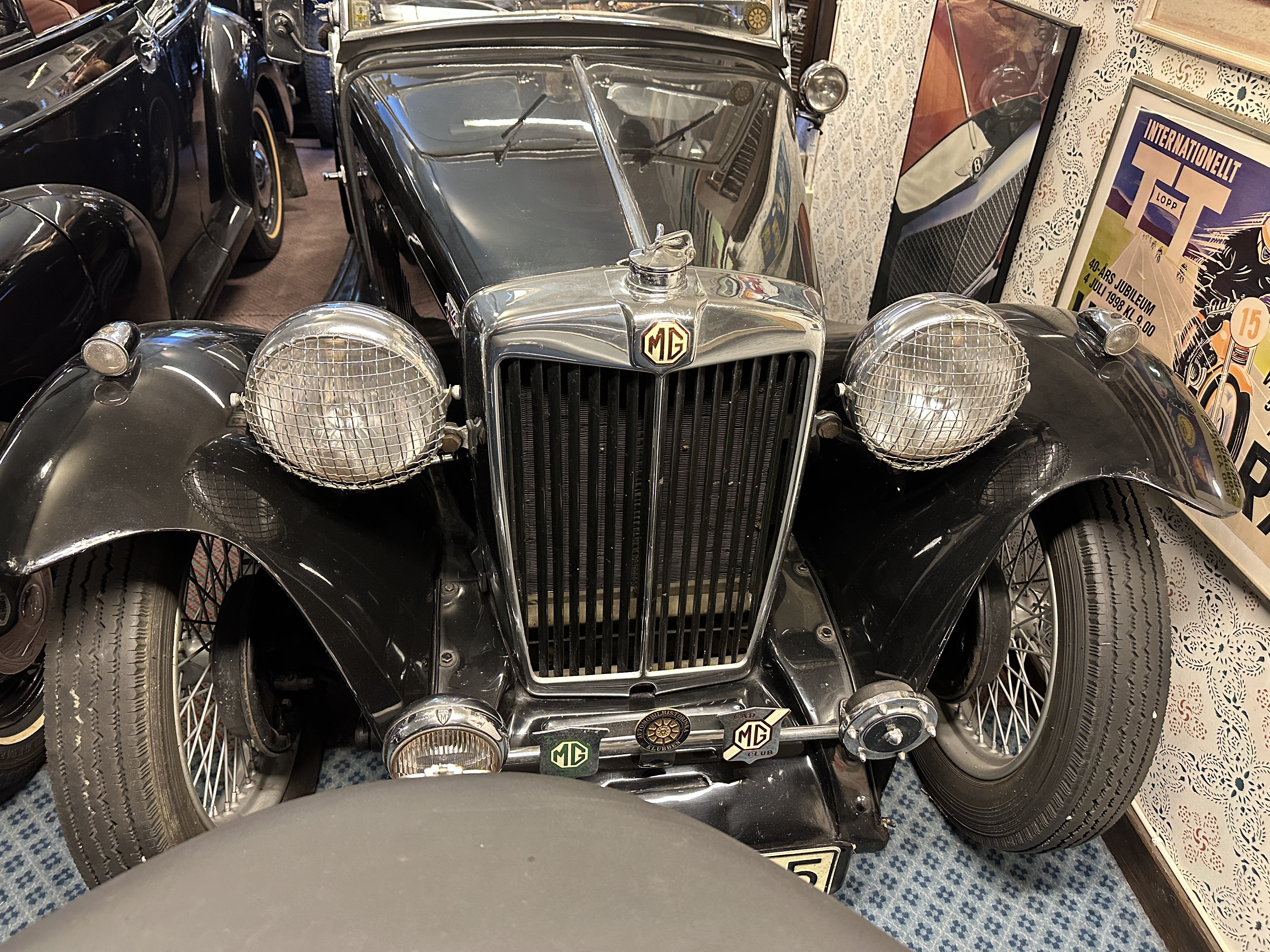 Vehicle Image 23