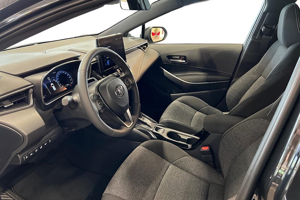 Vehicle Image 12