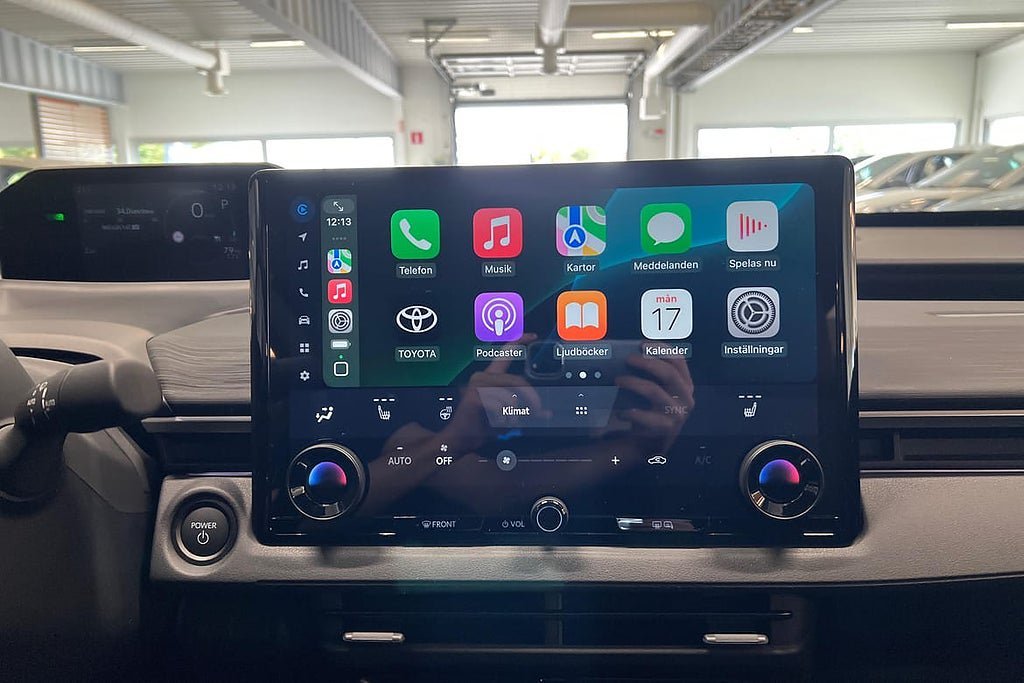 Vehicle Image 13