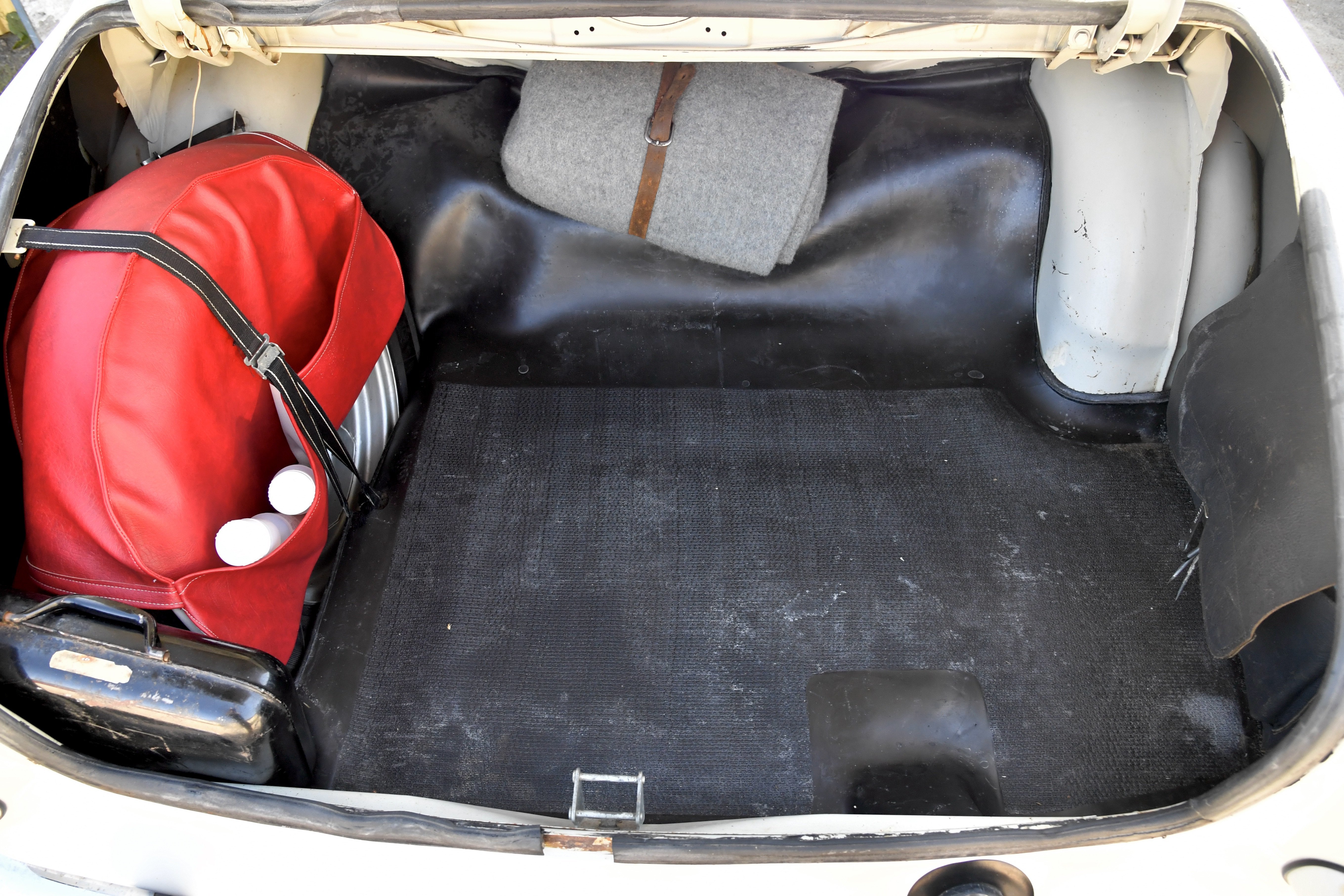 Vehicle Image 38