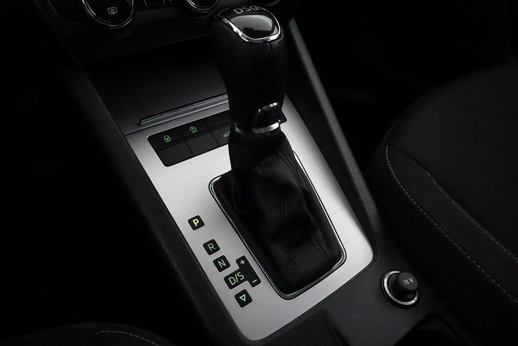 Vehicle Image 23