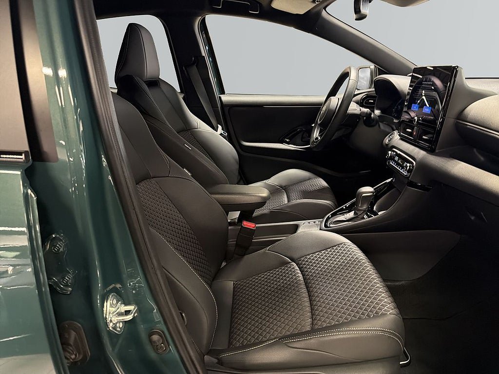 Vehicle Image 6