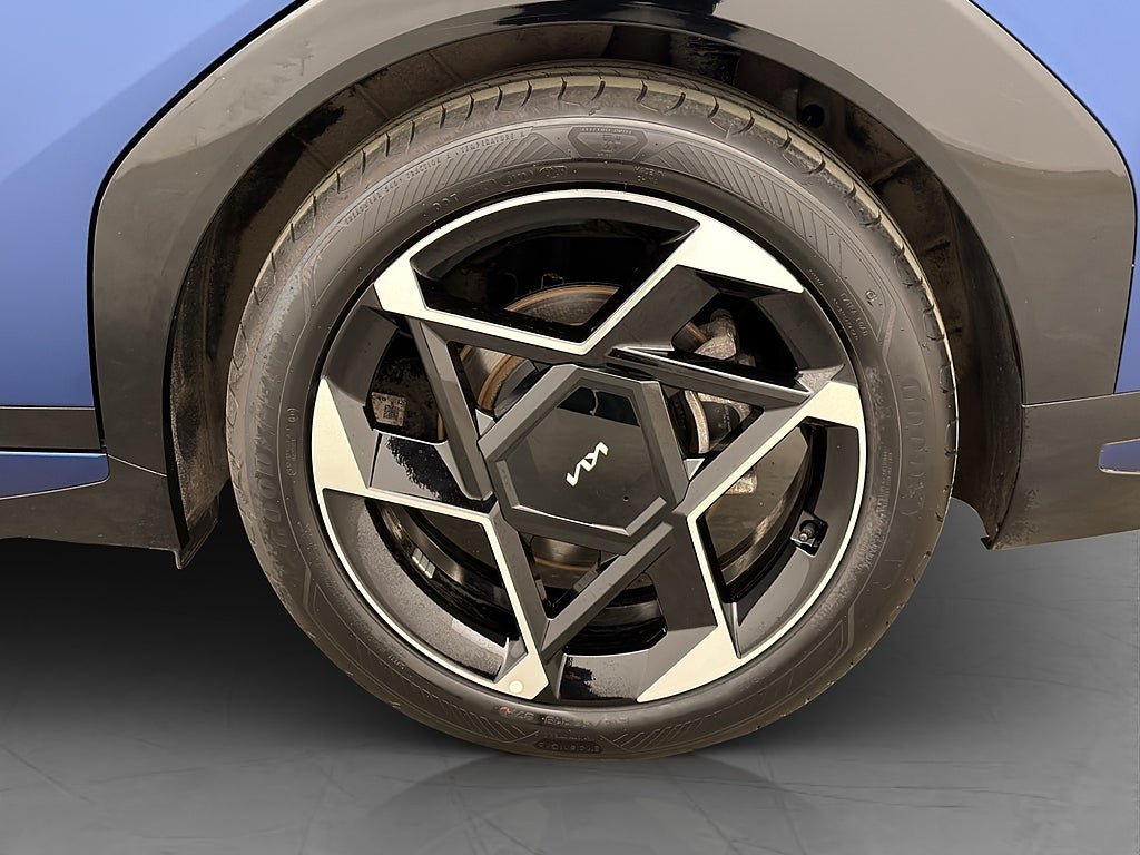 Vehicle Image 33