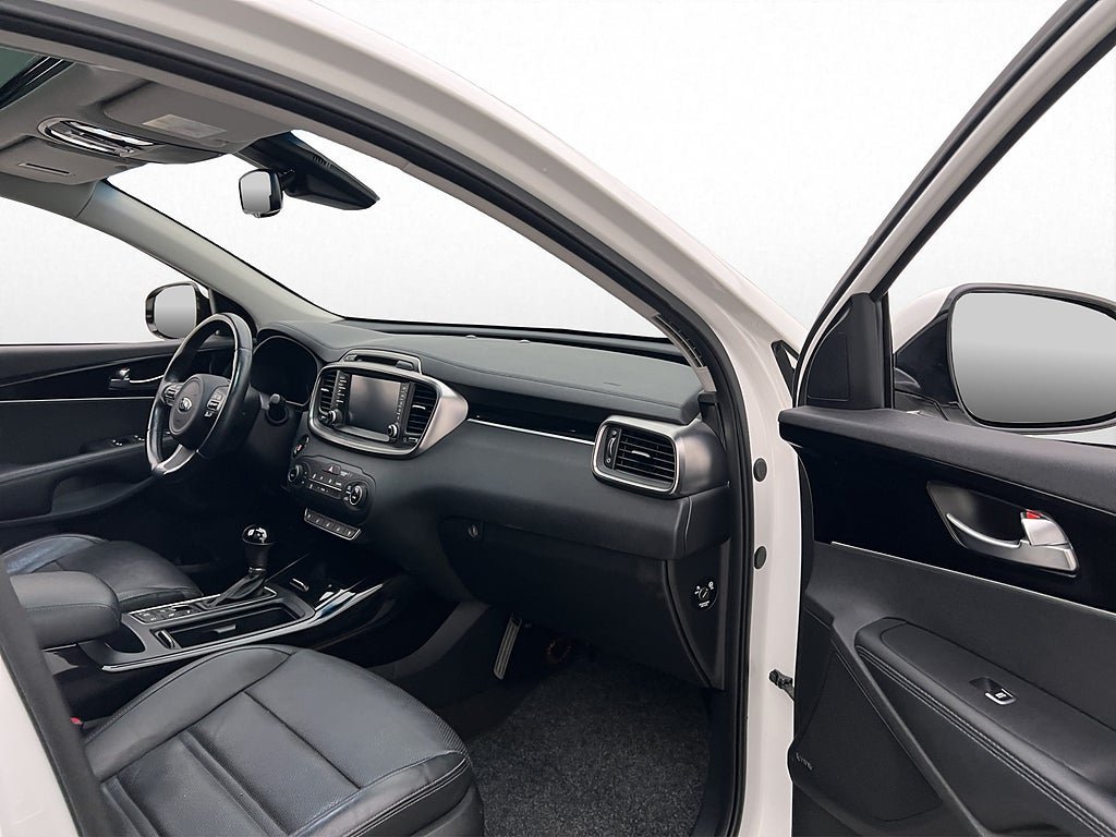 Vehicle Image 32