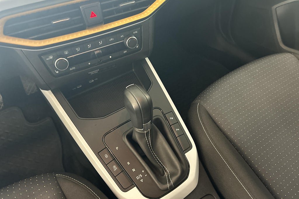 Vehicle Image 22