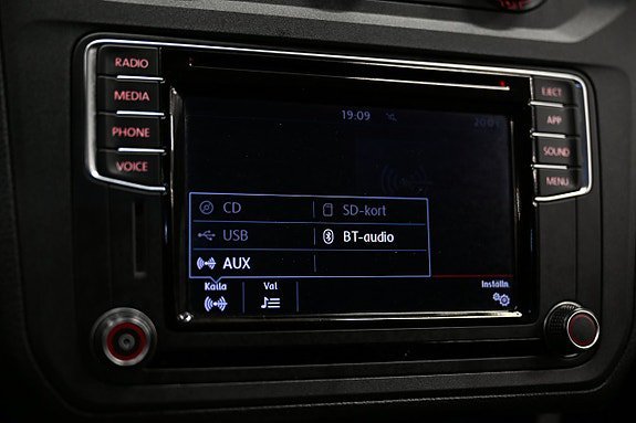 Vehicle Image 25