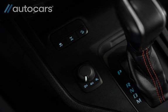 Vehicle Image 32