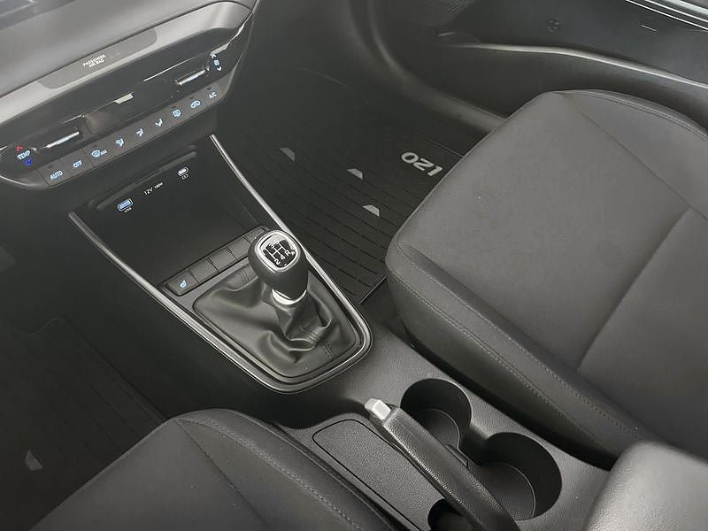 Vehicle Image 12