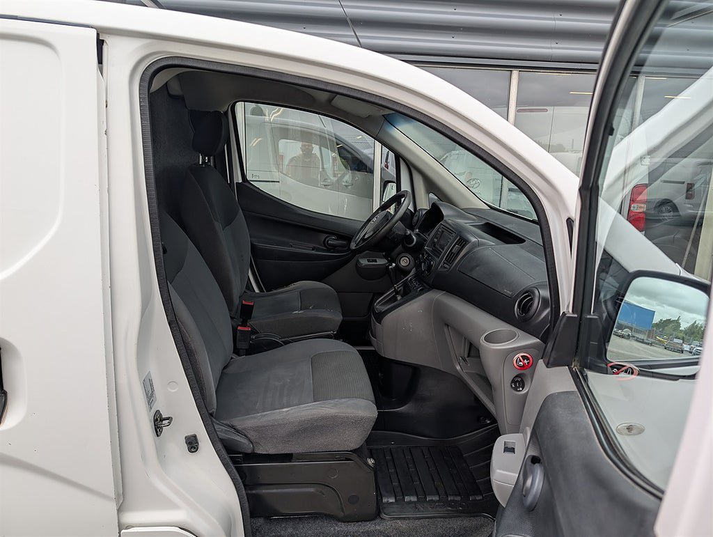 Vehicle Image 14