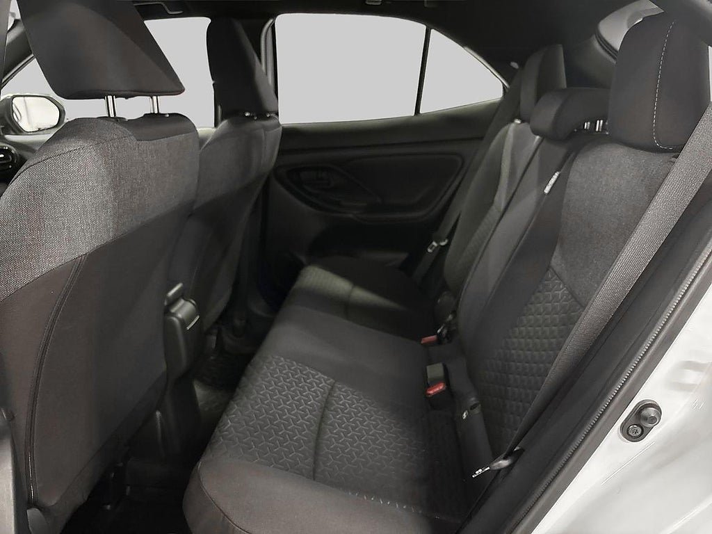 Vehicle Image 11