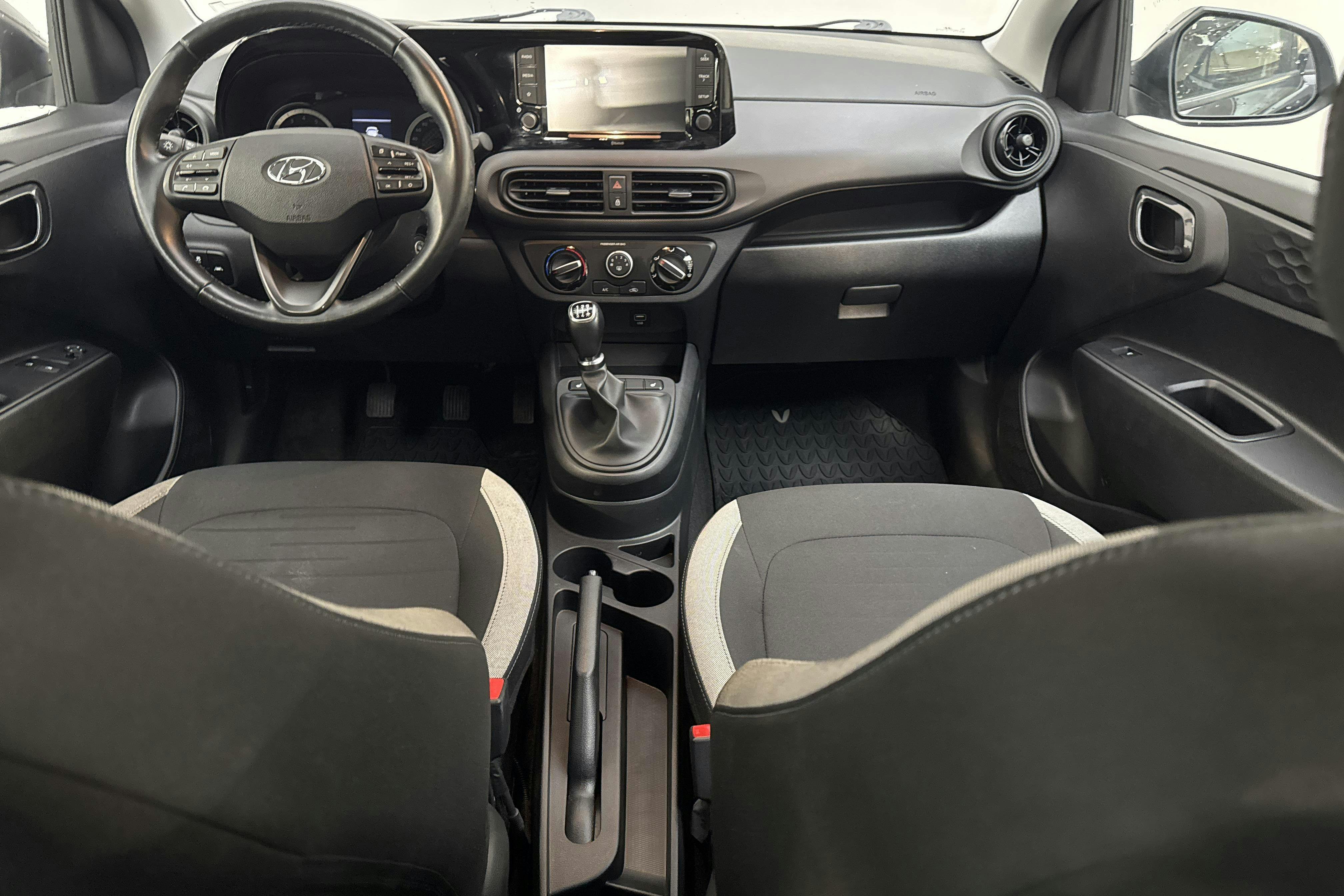 Vehicle Image 6