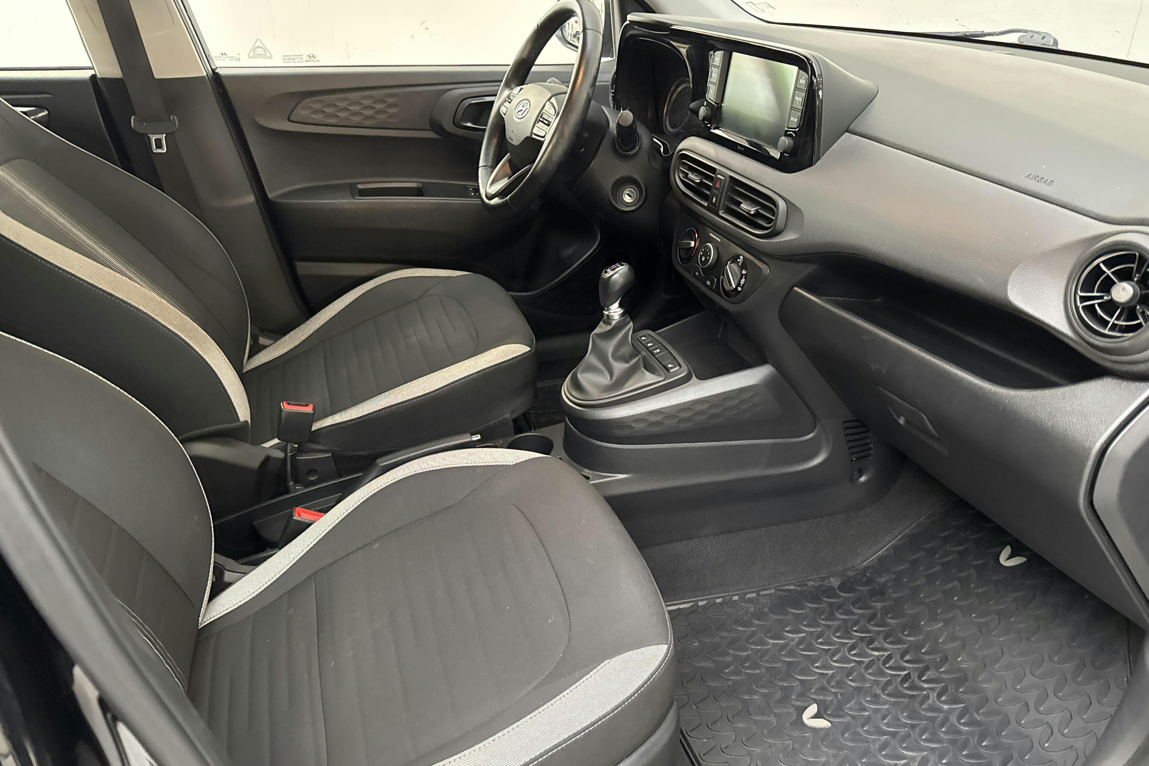Vehicle Image 7
