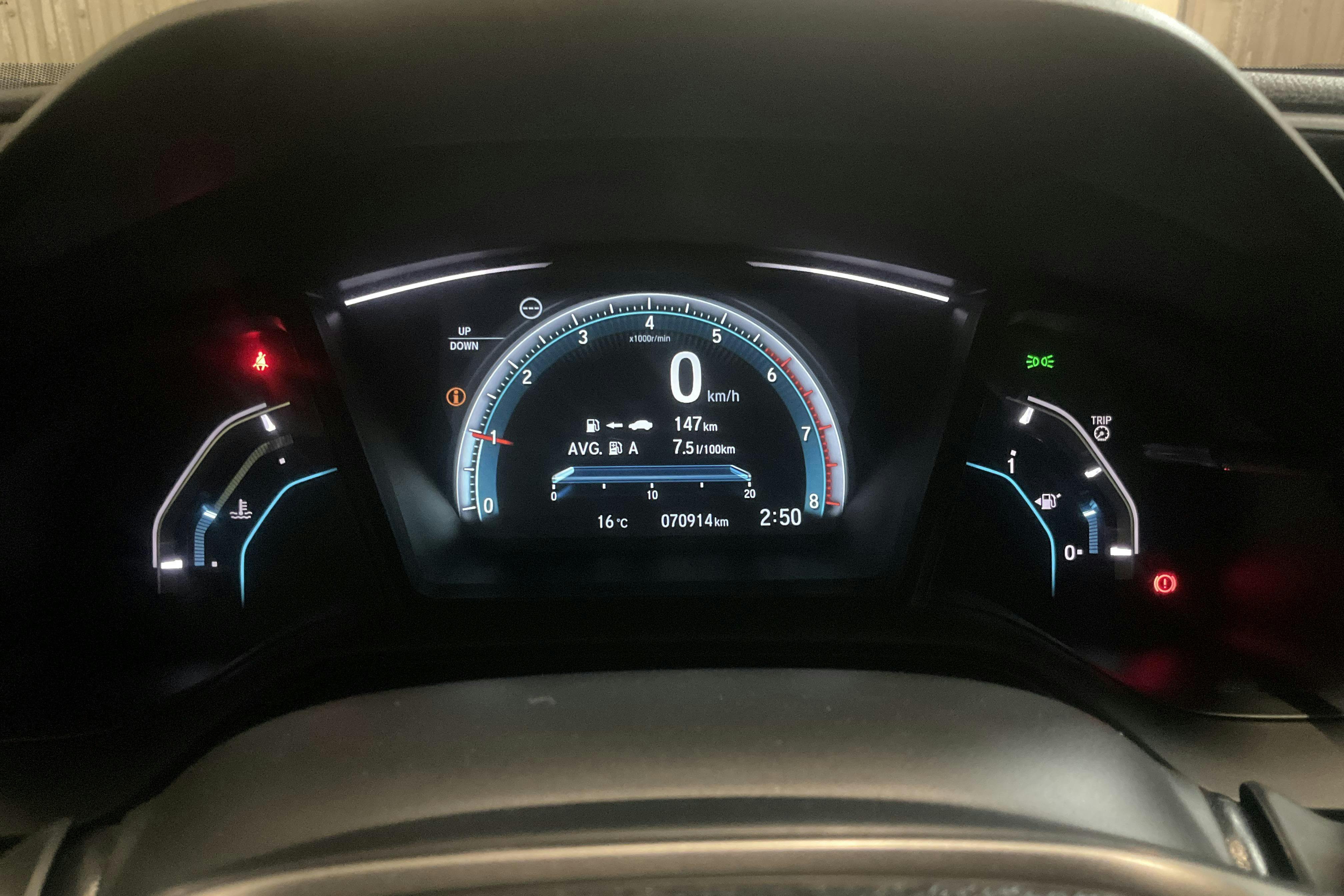Vehicle Image 10