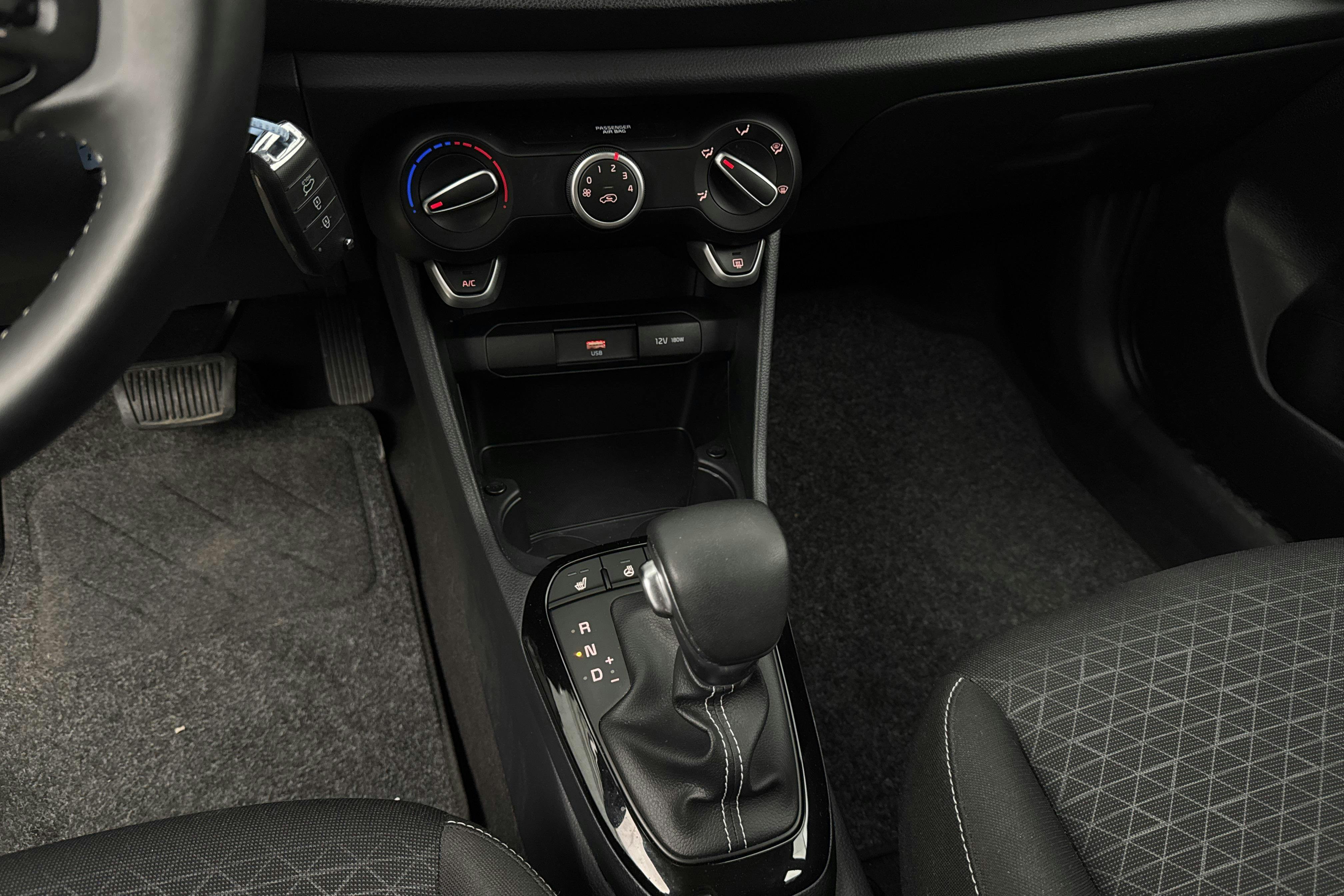 Vehicle Image 14