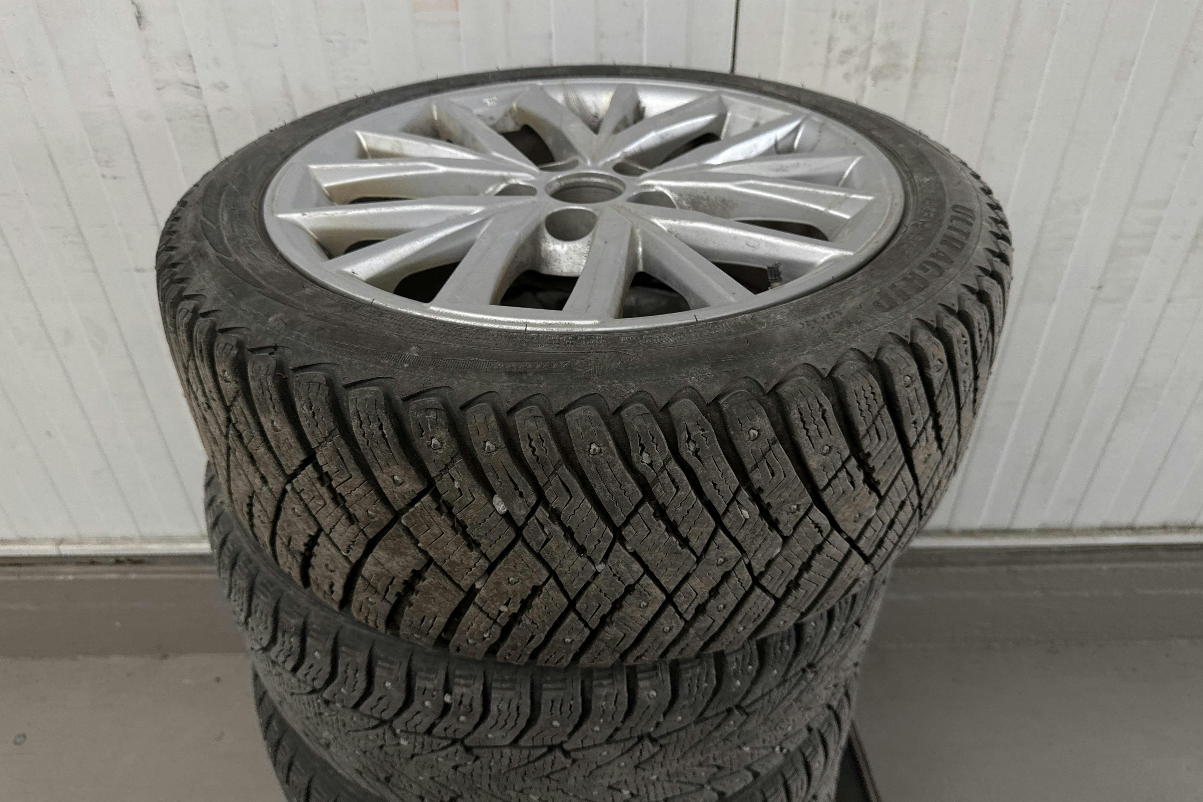 Vehicle Image 14