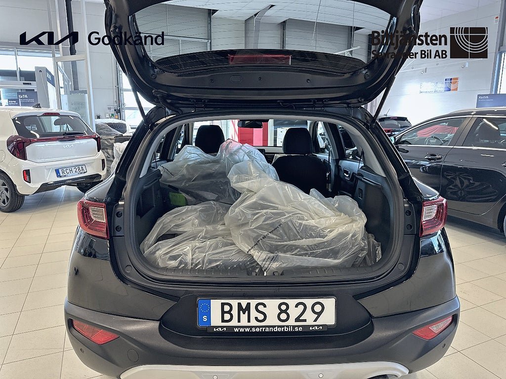 Vehicle Image 13