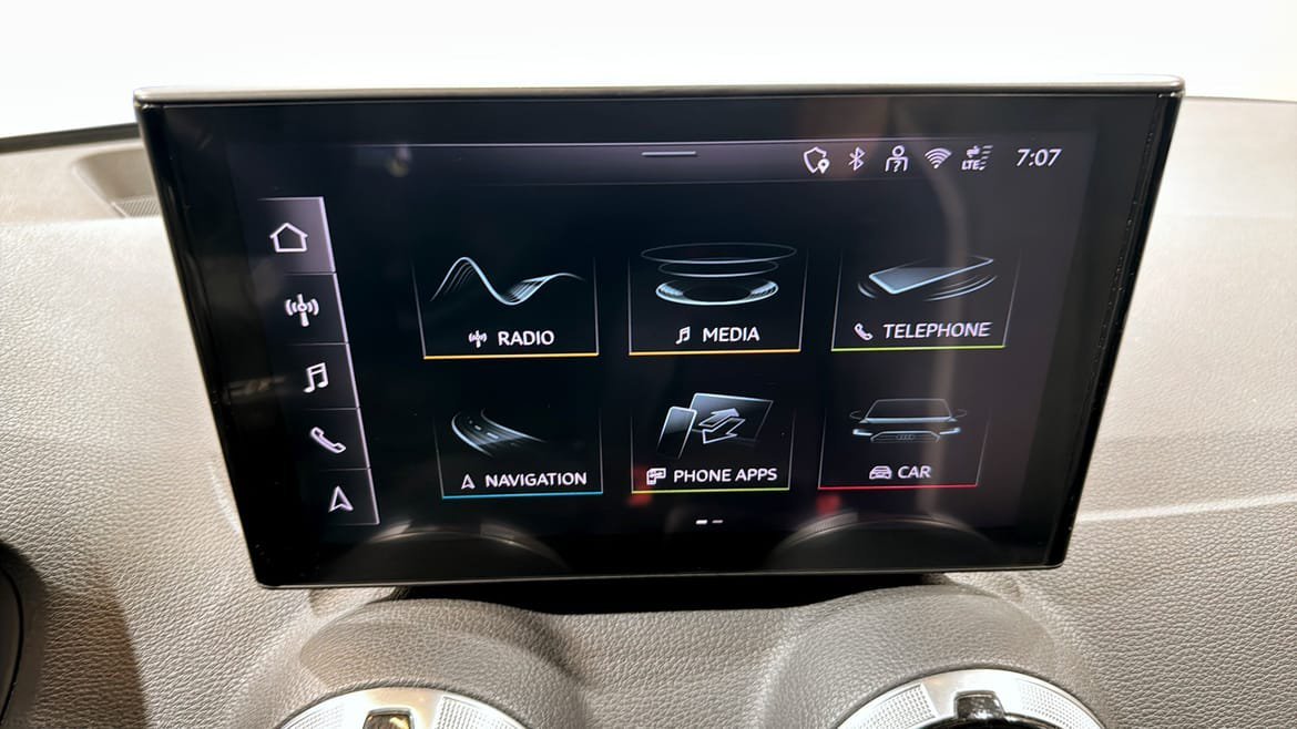 Vehicle Image 9